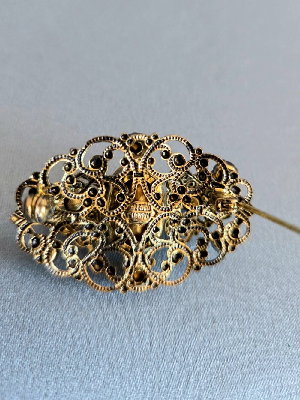 Vintage Czech Ornate Signed Gold Tone Filigree Brooch Green Rhinestones - Picture 6 of 6
